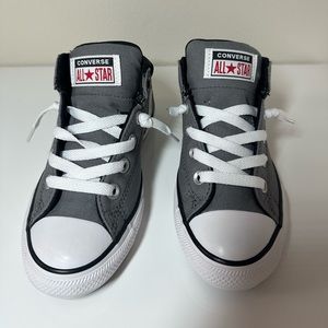 Converse All Star Chuck Taylor Shoes for Boys US Size 1/ New without box